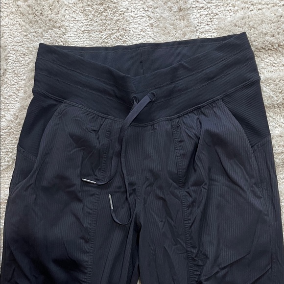 Women’s lululemon Black Jogger Pants - Picture 2 of 6